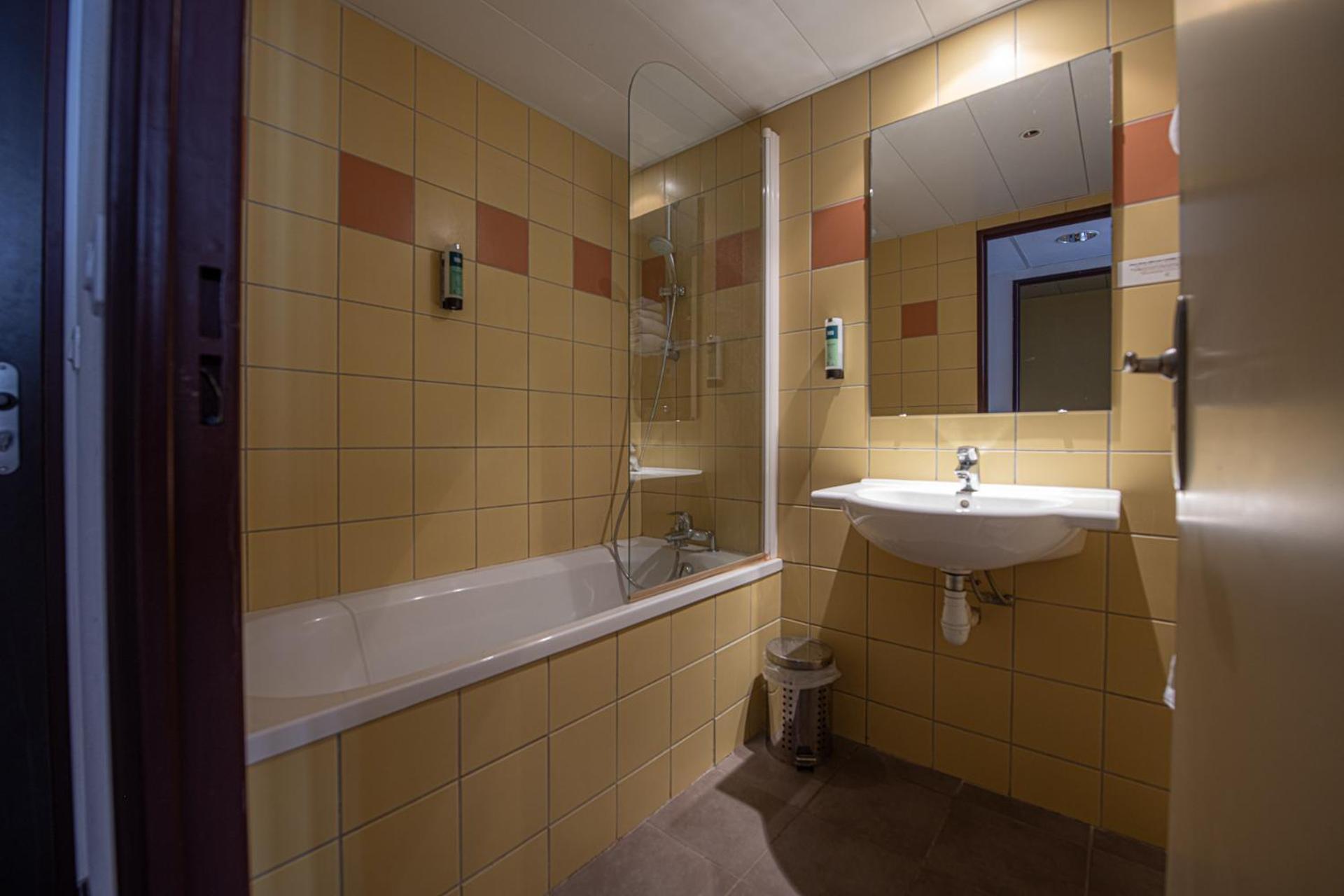 Logis Hotel Le Commerce Navarrenx Zewnętrze zdjęcie